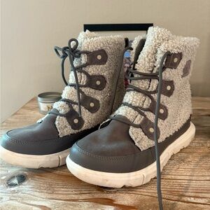 Sorel Gray and Cream Lace Up Boots